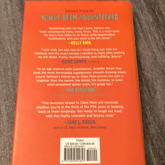 2-pack Laurie Gelman books: Class Mom series - Picture 3 of 11
